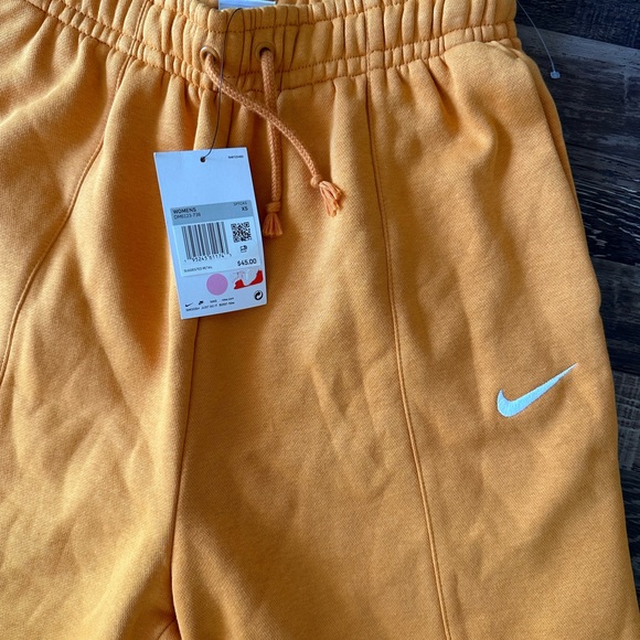 Nike Sportswear Women's Essential Fleece High Rise Shorts DM6123-738 Yellow - Picture 3 of 5
